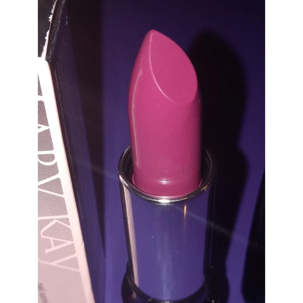 Mary Kay CRUSHED BERRY  Gel Semi-Matte Lipstick. New In Box